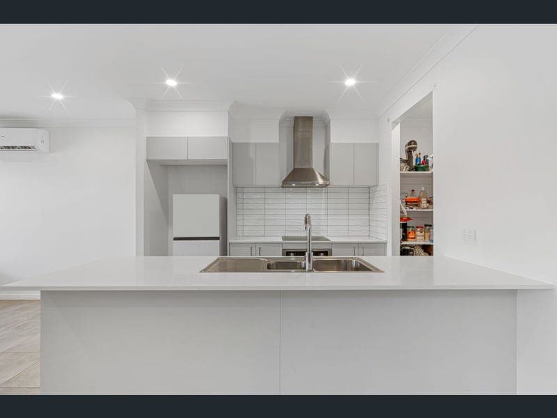 16 Harvey Parade, Burpengary East — photo 1 of 5