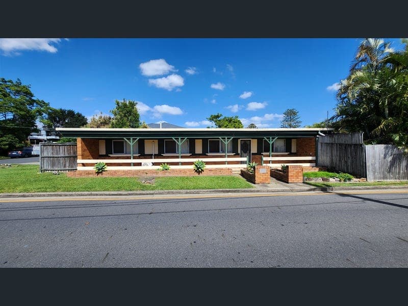 9 Sorrento St, Wynnum West — photo 1 of 5