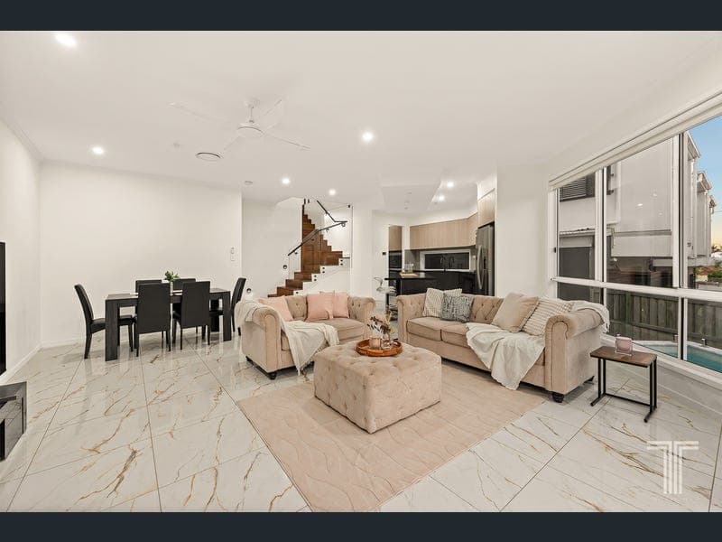 39 Kennington Road, Camp Hill — photo 1 of 5