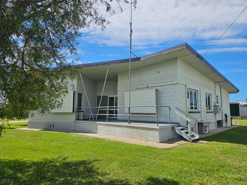 39 Thirteenth Avenue, Home Hill — photo 1 of 5