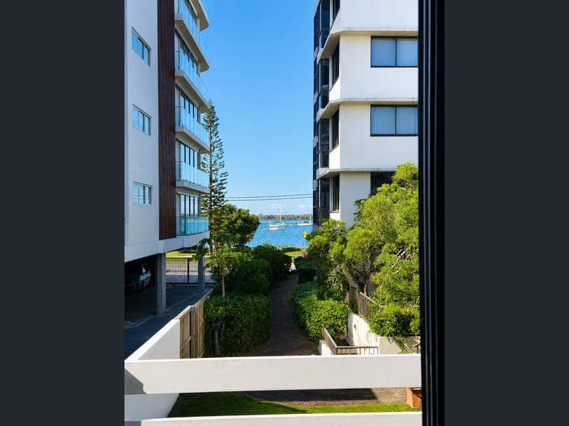3/532B Marine Parade, Biggera Waters — photo 1 of 5