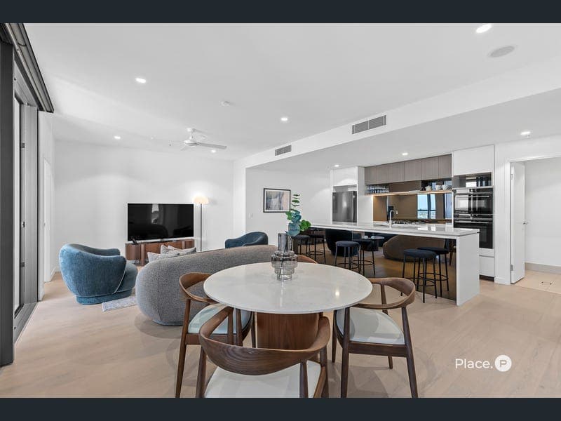 3511/8 Margaret Street, Brisbane City — photo 1 of 5