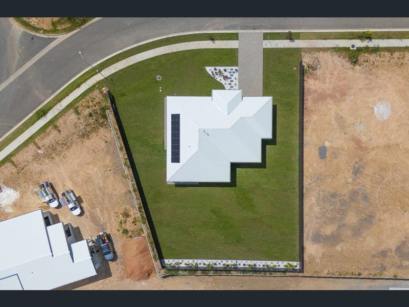 136 Appletree Drive, Jensen — photo 1 of 5