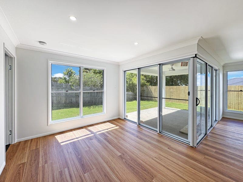 30 Latsky Drive, Cotswold Hills — photo 1 of 5