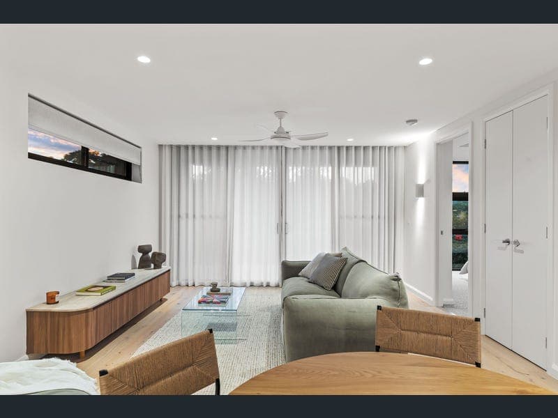 7/34 Holland Street, Toowong — photo 1 of 5