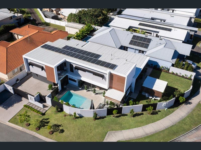 77 Marina View Drive, Pelican Waters — photo 1 of 5