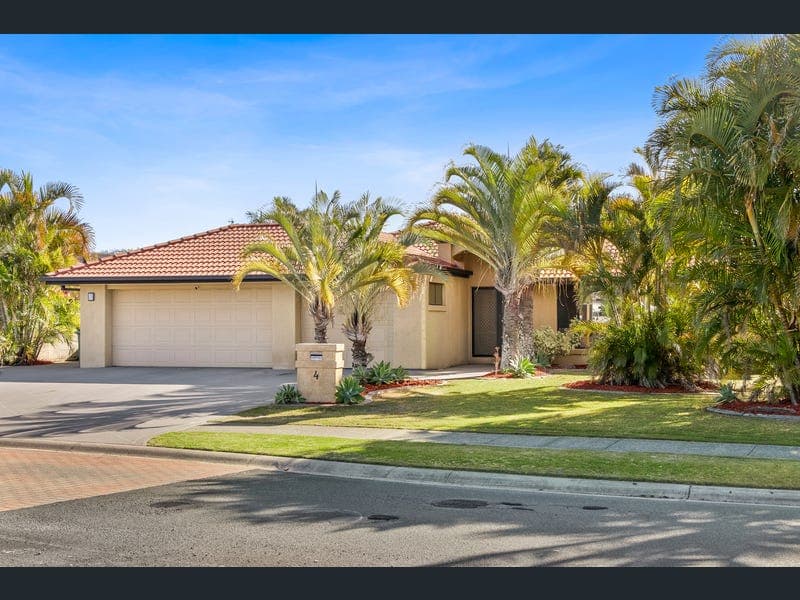 4 John Dalley Drive, Helensvale — photo 1 of 5