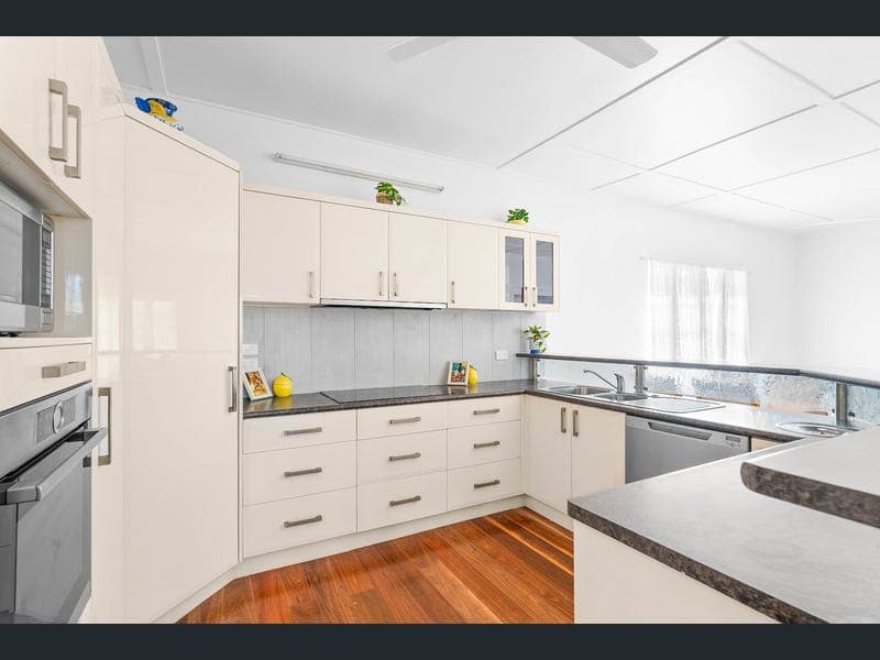 31 Streeter Avenue, West Mackay — photo 1 of 5