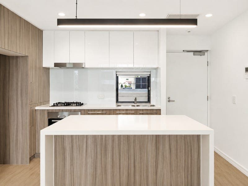 636/15 Finnegan, Hamilton — photo 1 of 5
