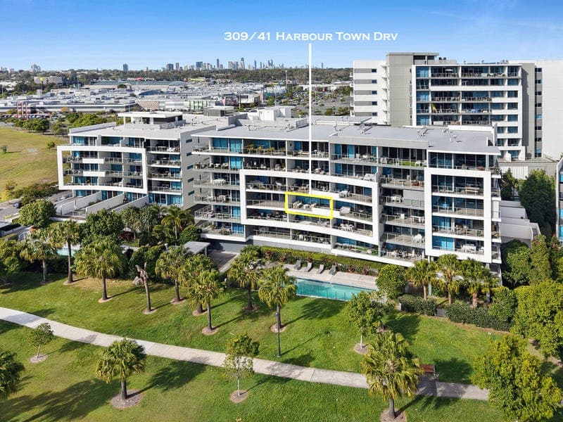 309/41 Harbour Town Drive, Biggera Waters — photo 1 of 5