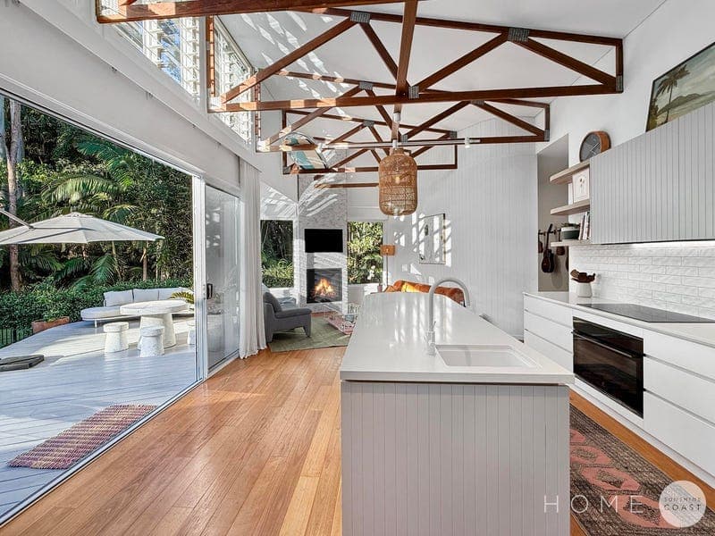 71 Oloway Crescent, Alexandra Headland — photo 1 of 5