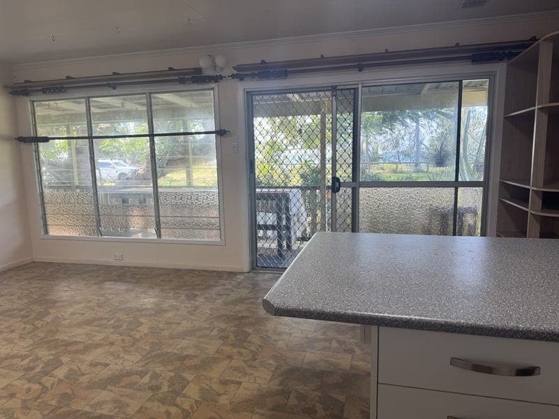 122 The Esplande, Grasstree Beach — photo 1 of 5