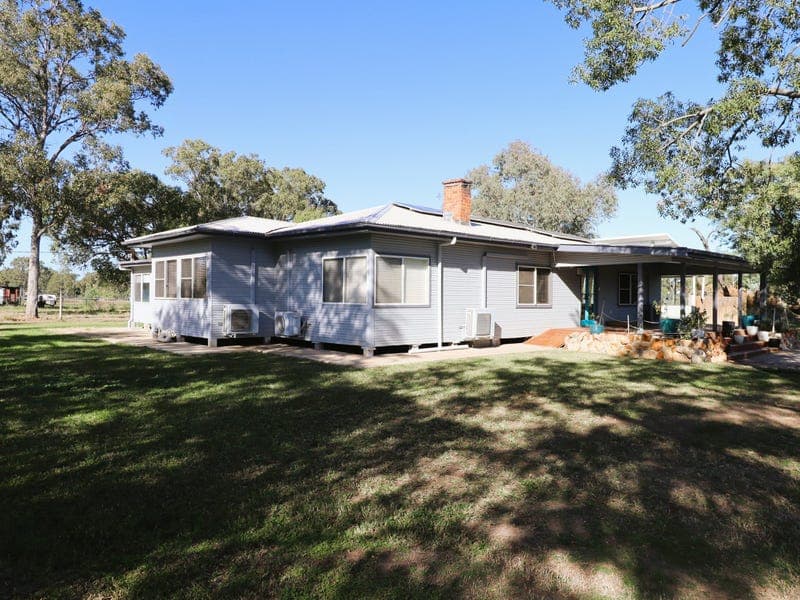 187 Alice Street, Mitchell — photo 1 of 5