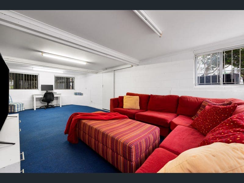 11 Reuben Street, Stafford — photo 1 of 5