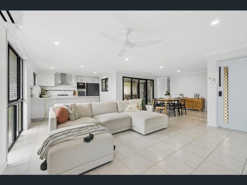 13 Dune Circle, Lammermoor — photo 1 of 5