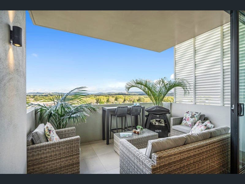 807/13-15 Haig Street, Coolangatta — photo 1 of 5