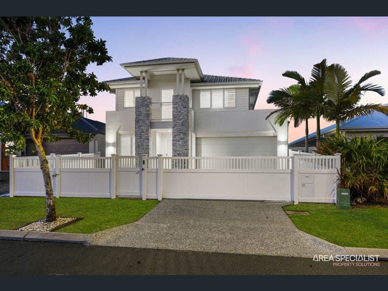 28 Moreton Drive, Jacobs Well — photo 1 of 5