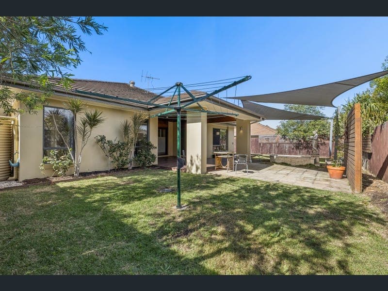 7 Couples Street, North Lakes — photo 1 of 5