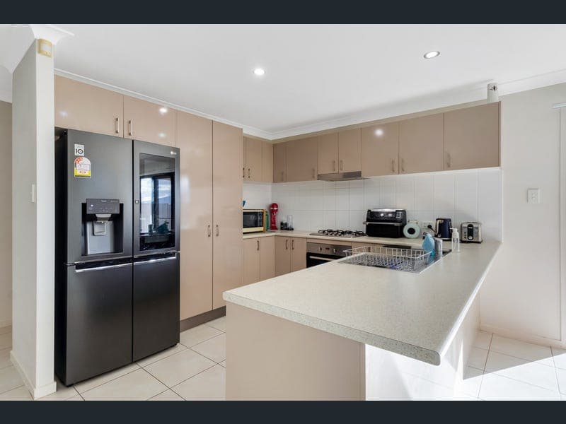 6 Jade Street, Emerald — photo 1 of 5
