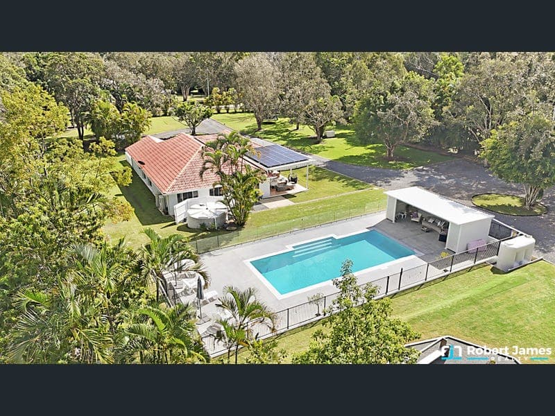32 Green Gate Road, Cooroibah — photo 1 of 5