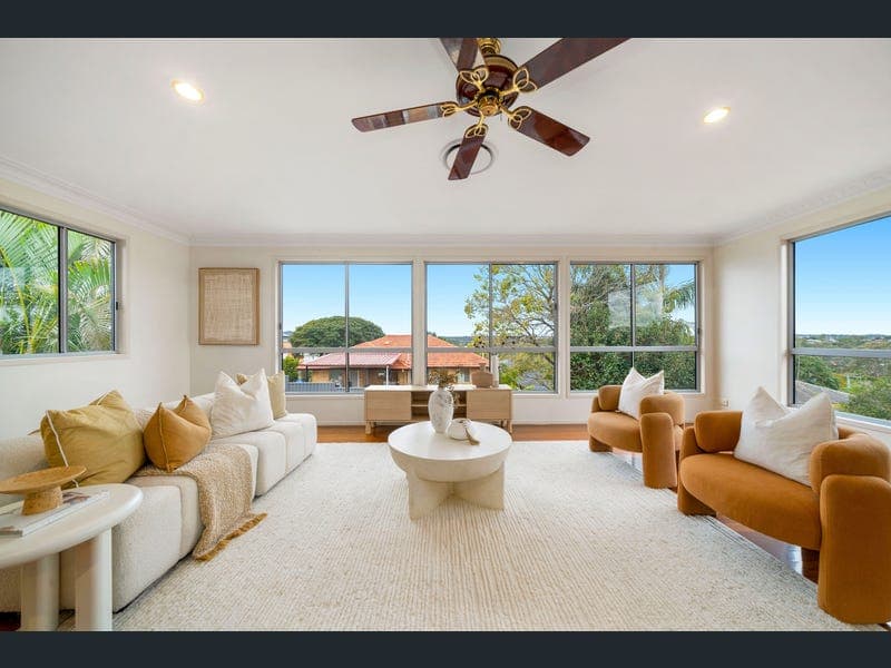 15 Koumala Street, Mansfield — photo 1 of 5