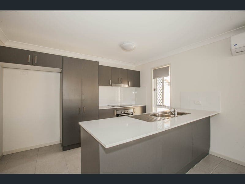 9 Pandorea Street, Deebing Heights — photo 1 of 5