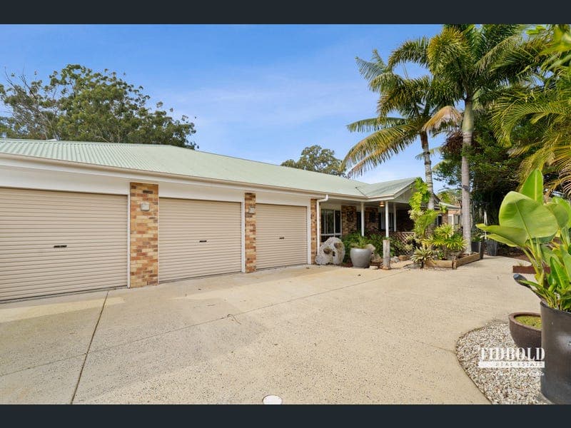 2 Alex Court, Redland Bay — photo 1 of 5