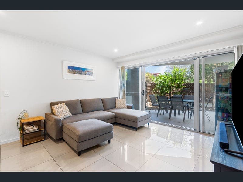 1/31 Bellevue Avenue, Gaythorne — photo 1 of 5