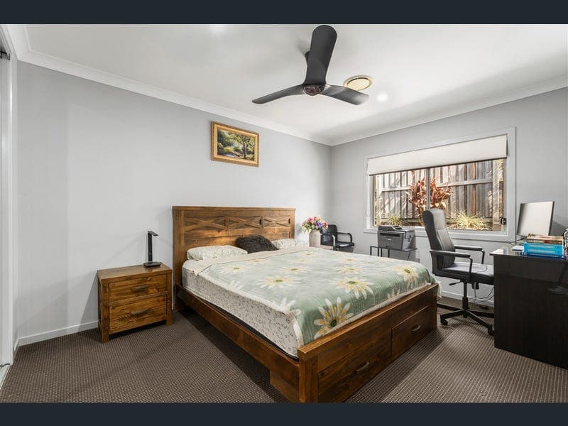 22 Alfred Circuit, Calamvale — photo 1 of 5