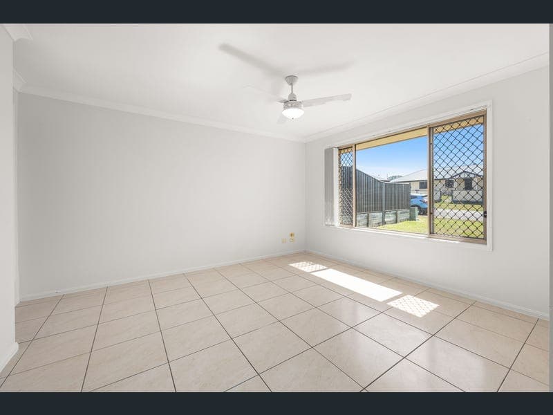 40 Cairns Crescent, Deception Bay — photo 1 of 5
