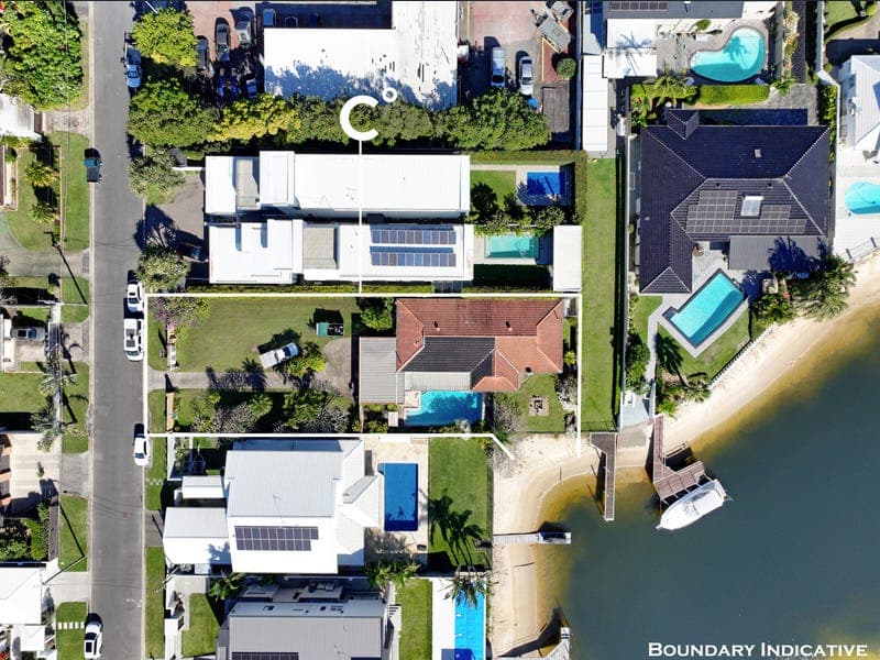 5 Andrea Avenue, Broadbeach Waters — photo 1 of 5
