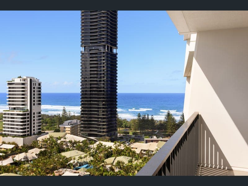 1602/43 Peerless Avenue, Mermaid Beach — photo 1 of 5