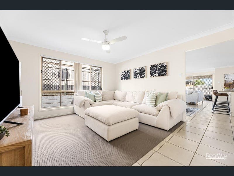 28 Taragon Street, Glenvale — photo 1 of 5