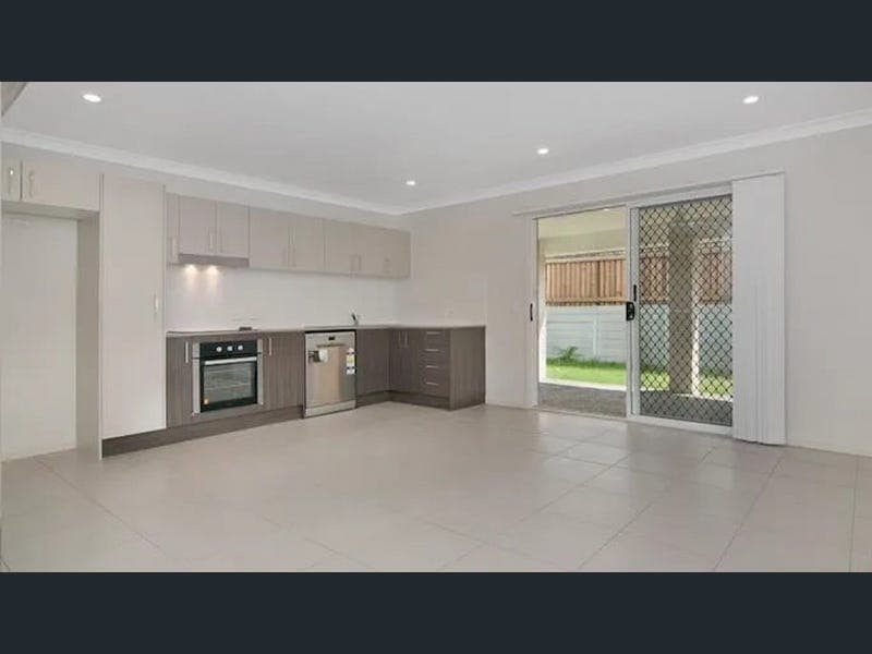 1&2/4 Percy Lane, Redbank Plains — photo 1 of 5