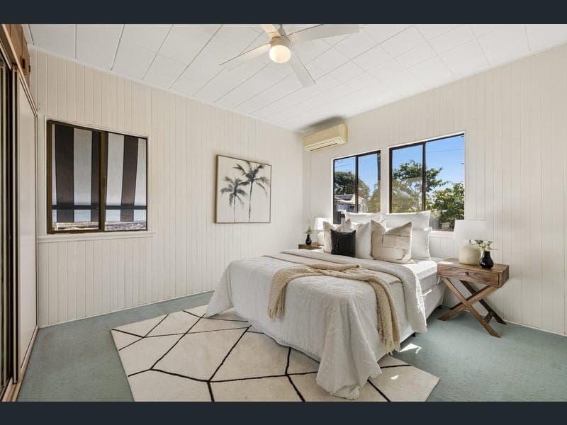 702 Samford Road, Mitchelton — photo 1 of 5