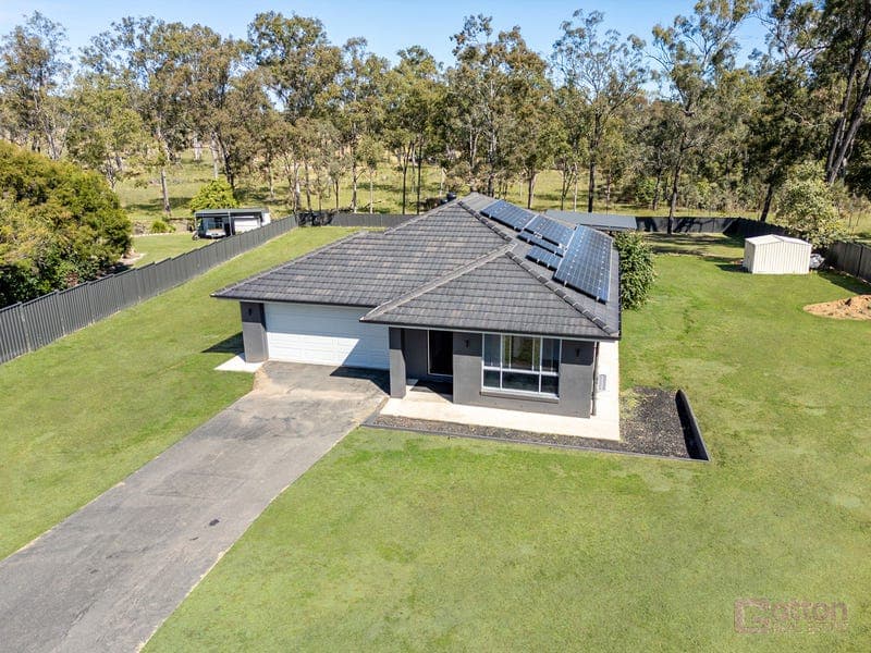 26 Kurrajong Road, Gatton — photo 1 of 5