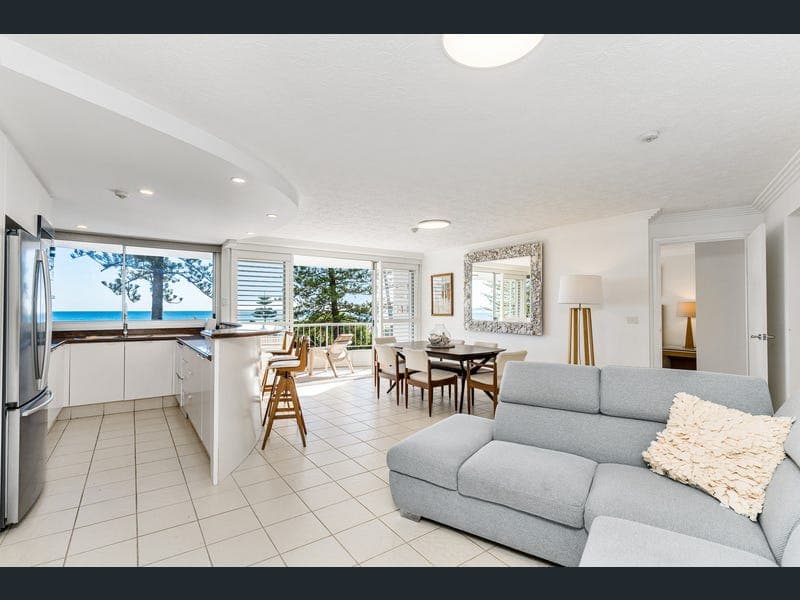 8/180 Marine Parade, Rainbow Bay — photo 1 of 5