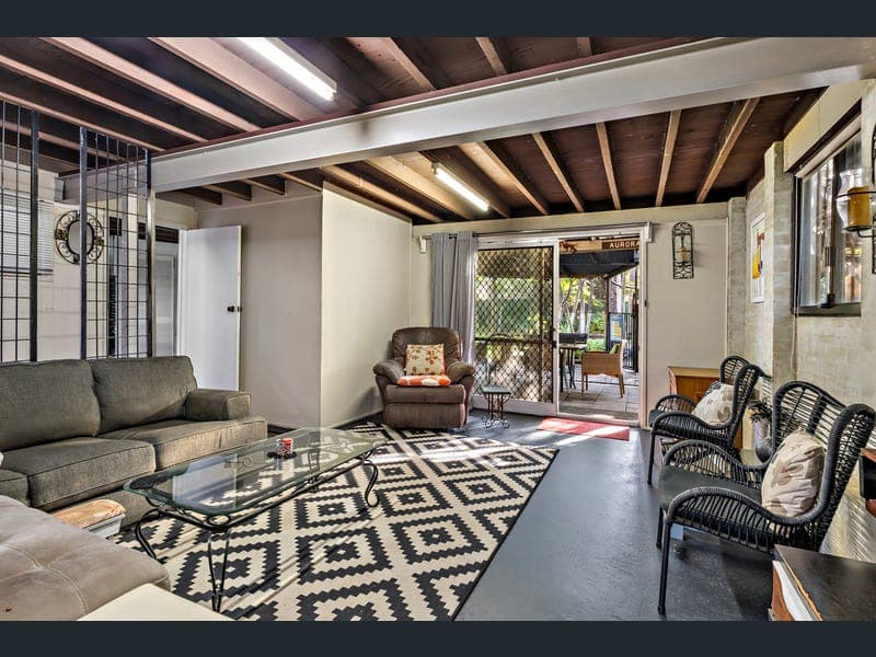 22 Chaucer Parade, Strathpine — photo 1 of 5