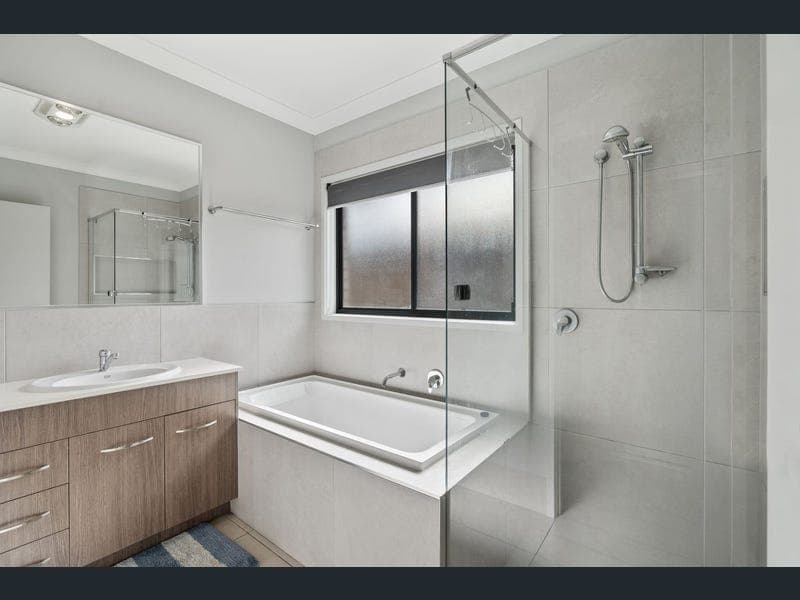 11 Fleming Street, Logan Reserve — photo 1 of 5