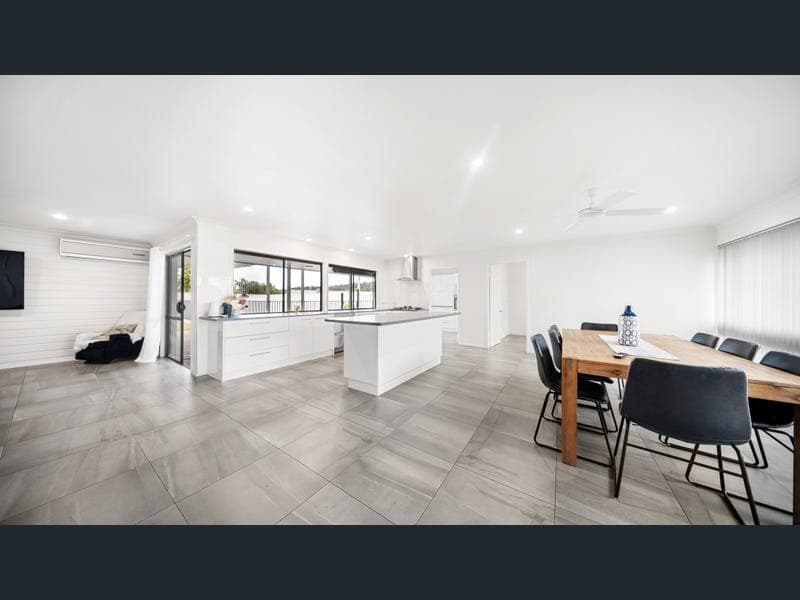 4 Burgallby Road, Springwood — photo 1 of 5