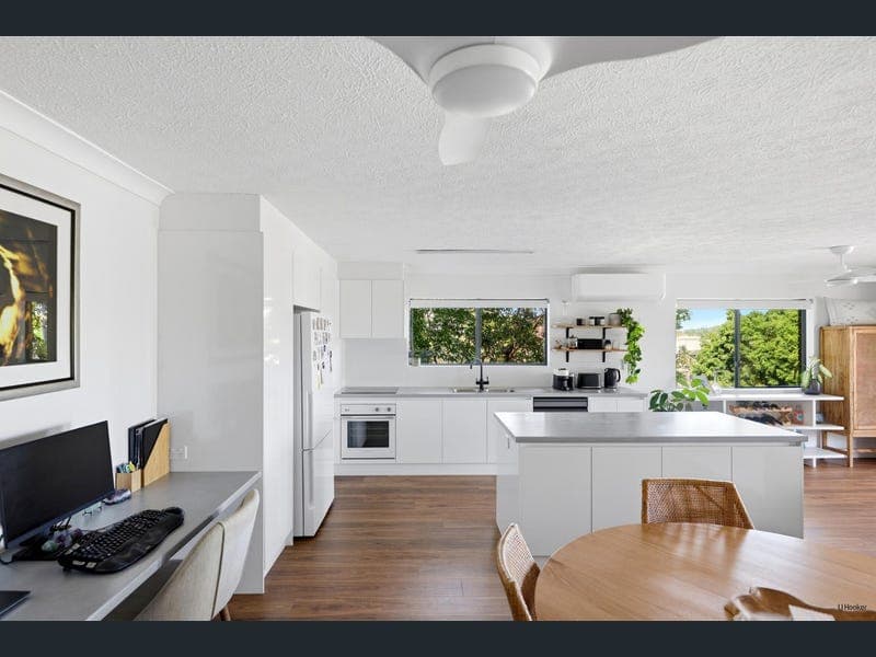 3/17 Rutledge Street, Coolangatta — photo 1 of 5