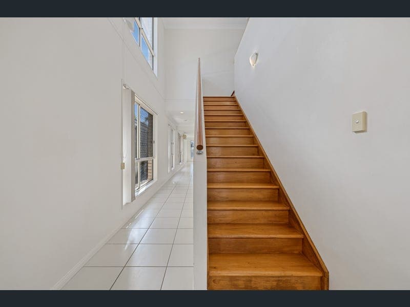 6 Franklin Street, North Lakes — photo 1 of 5