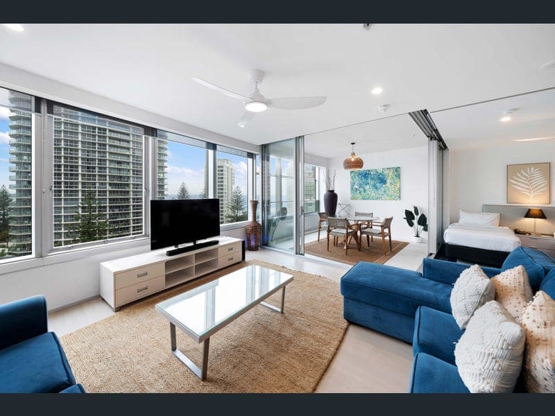 803/9 Hamilton Avenue, Surfers Paradise — photo 1 of 5