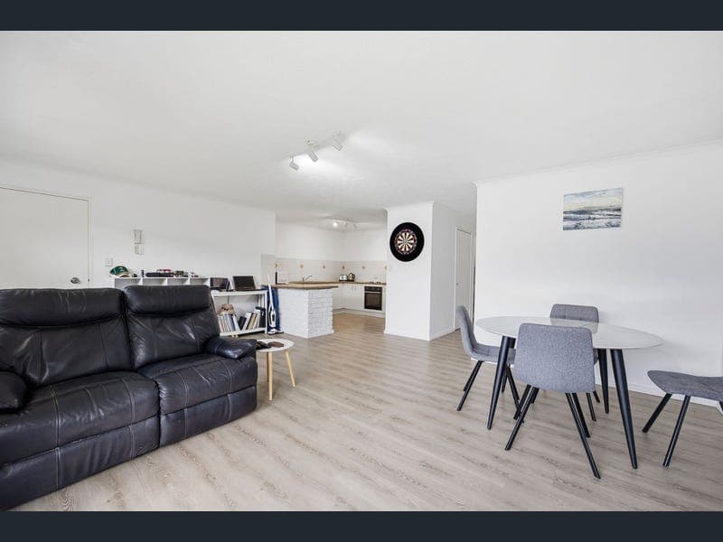 2/14 BRETT AVENUE, Labrador — photo 1 of 5