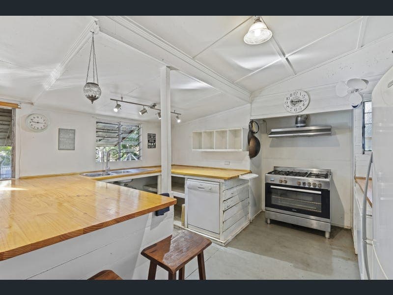 55 James Street, Mount Morgan — photo 1 of 5