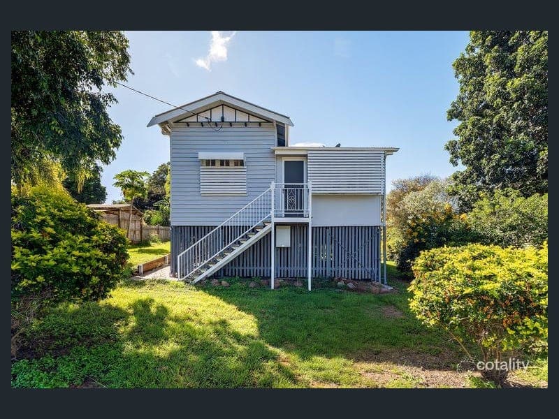 19 James Street, Mount Morgan — photo 1 of 5