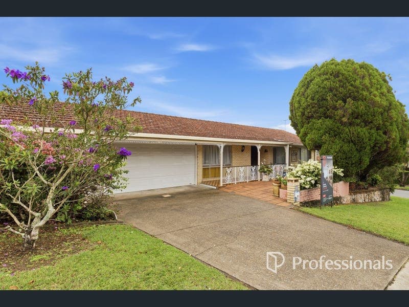 2 Eurobin Crescent, Arana Hills — photo 1 of 5