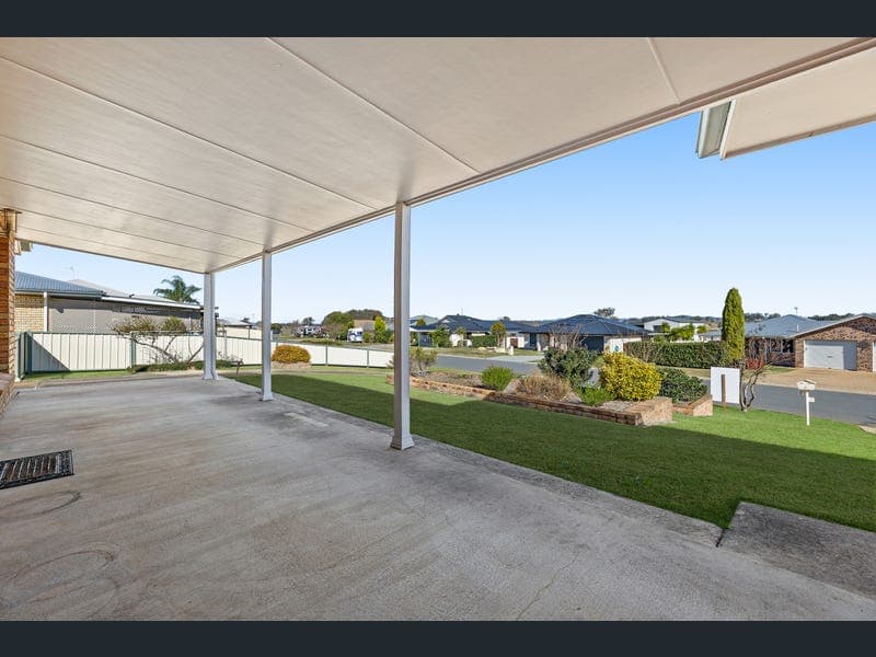 4 Hans Borgar Court, Warwick — photo 1 of 5
