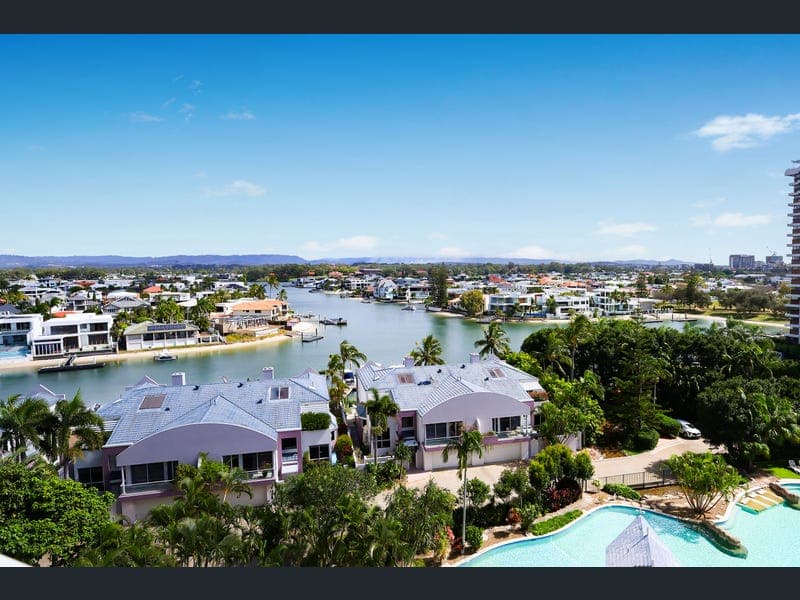 33/12 Commodore Drive, Paradise Waters — photo 1 of 5