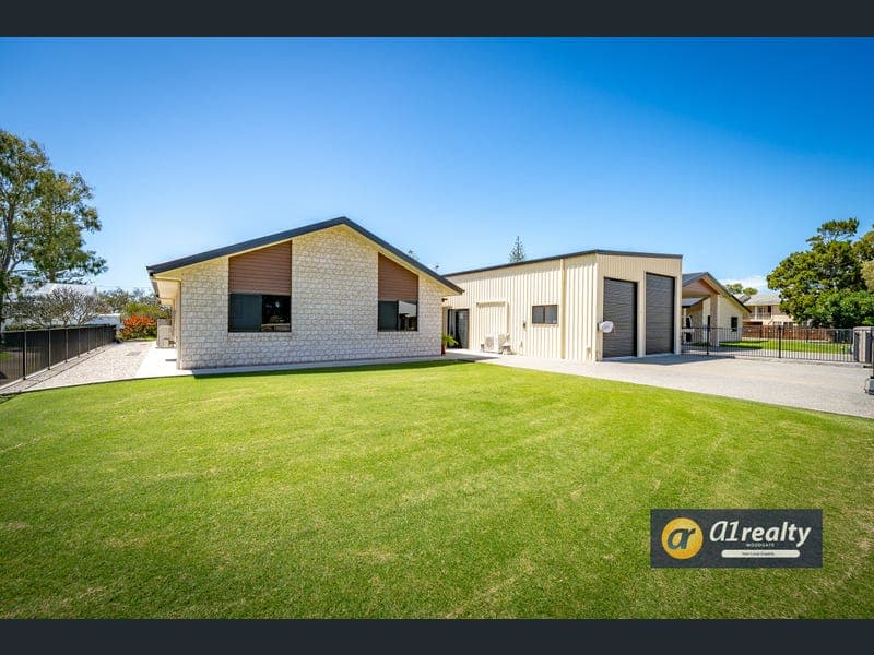 8 Poinciana Ct, Woodgate — photo 1 of 5